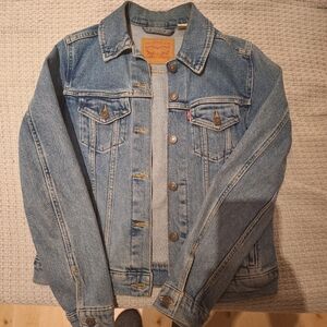 EUC Levi's Original Trucker Denim Jacket (W Small)